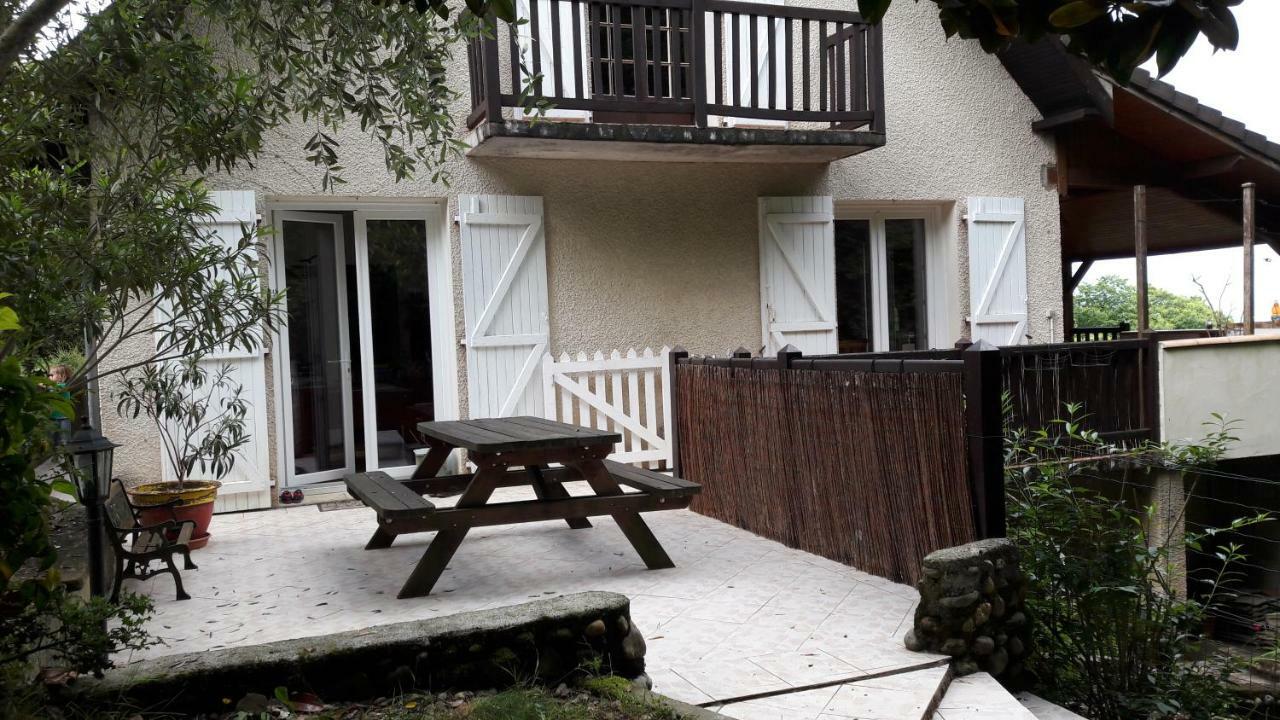 B&B En Plein Coeur De La Foret Artiguelouve Exterior foto